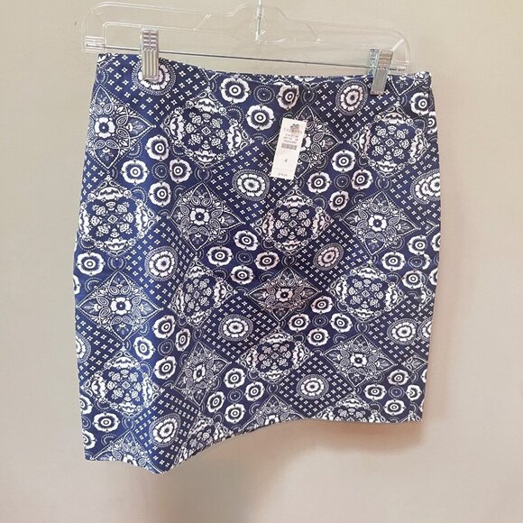 NEW‎ Talbots Women's Blue & White Floral Print Skirt Size 4 - Picture 2 of 5